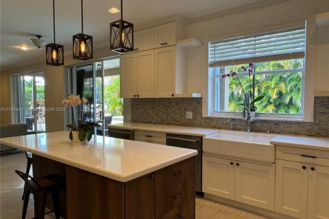 House in Weston, Florida 7 bedrooms, 433.3 sq.m. № 1867492 - photo 7