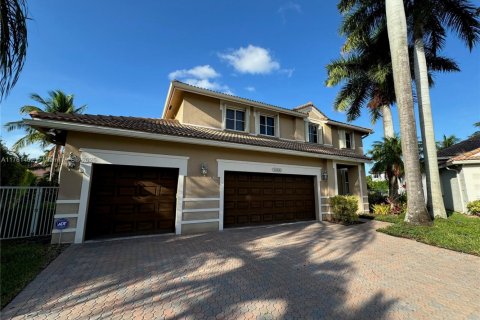 House in Weston, Florida 7 bedrooms, 433.3 sq.m. № 1867492 - photo 1