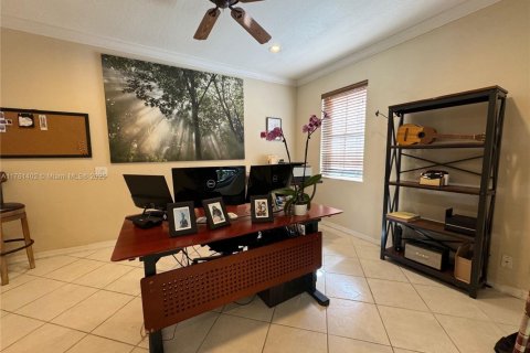 House in Weston, Florida 7 bedrooms, 433.3 sq.m. № 1867492 - photo 21
