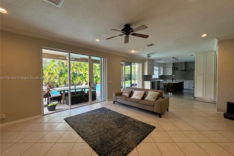 House in Weston, Florida 7 bedrooms, 433.3 sq.m. № 1867492 - photo 17