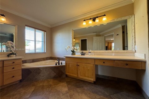House in Weston, Florida 7 bedrooms, 433.3 sq.m. № 1867492 - photo 30
