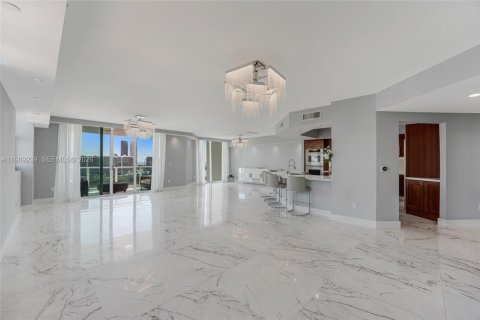 Купить кондоминиум в Авентура, Флорида 4 спальни, 328.22м2, № 2051592 - фото 2