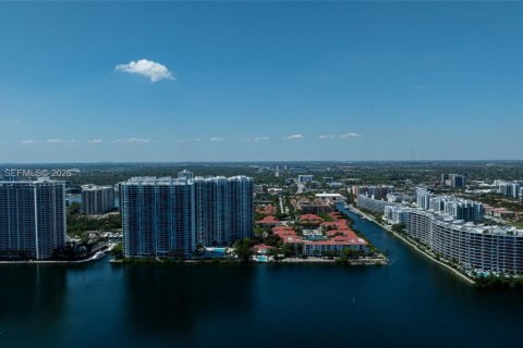 Купить кондоминиум в Авентура, Флорида 4 спальни, 328.22м2, № 2051592 - фото 29