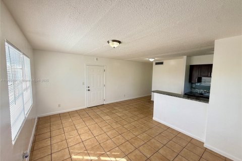 Apartment in Miami, Florida 1 bedroom, 65.03 sq.m. № 1956811 - photo 3