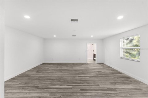 House in Vero Beach, Florida 4 bedrooms, 253.07 sq.m. № 1780705 - photo 17