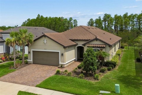 House in Wesley Chapel, Florida 3 bedrooms, 220.74 sq.m. № 2232030