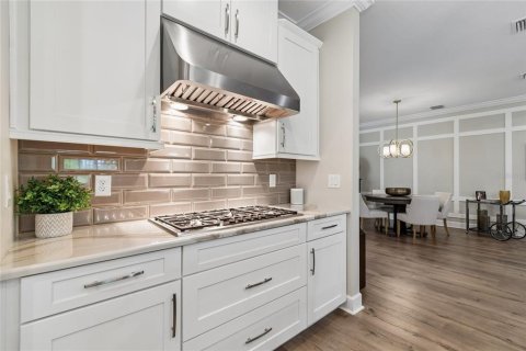Купить виллу или дом в Уэсли-Чепел, Флорида 8 комнат, 220.74м2, № 2232030 - фото 13