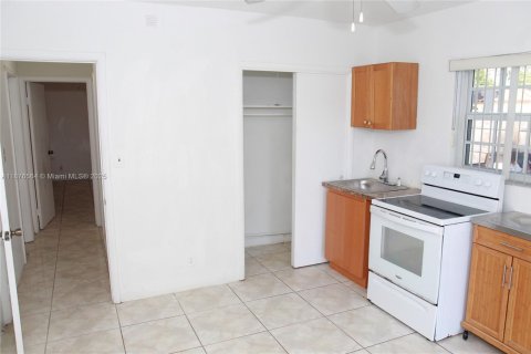 Commercial property in Fort Lauderdale, Florida 1 bedroom, 168.15 sq.m. № 1923657 - photo 6