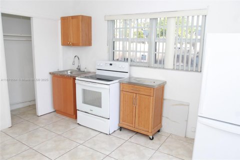 Commercial property in Fort Lauderdale, Florida 1 bedroom, 168.15 sq.m. № 1923657 - photo 7