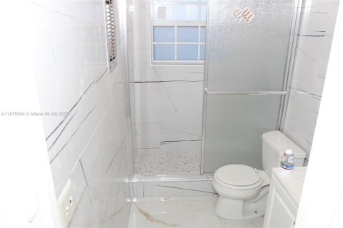 Commercial property in Fort Lauderdale, Florida 1 bedroom, 168.15 sq.m. № 1923657 - photo 4