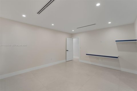 Villa ou maison à louer à Palmetto Bay, Floride: 4 chambres, 213.68 m2 № 1996852 - photo 28