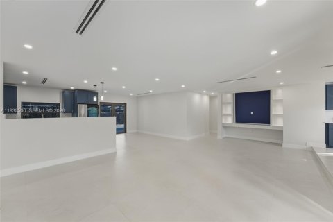 Villa ou maison à louer à Palmetto Bay, Floride: 4 chambres, 213.68 m2 № 1996852 - photo 11