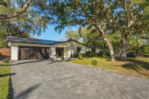 Villa ou maison à louer à Palmetto Bay, Floride: 4 chambres, 213.68 m2 № 1996852 - photo 2