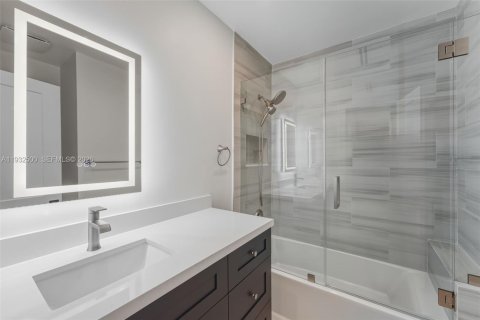 Villa ou maison à louer à Palmetto Bay, Floride: 4 chambres, 213.68 m2 № 1996852 - photo 19