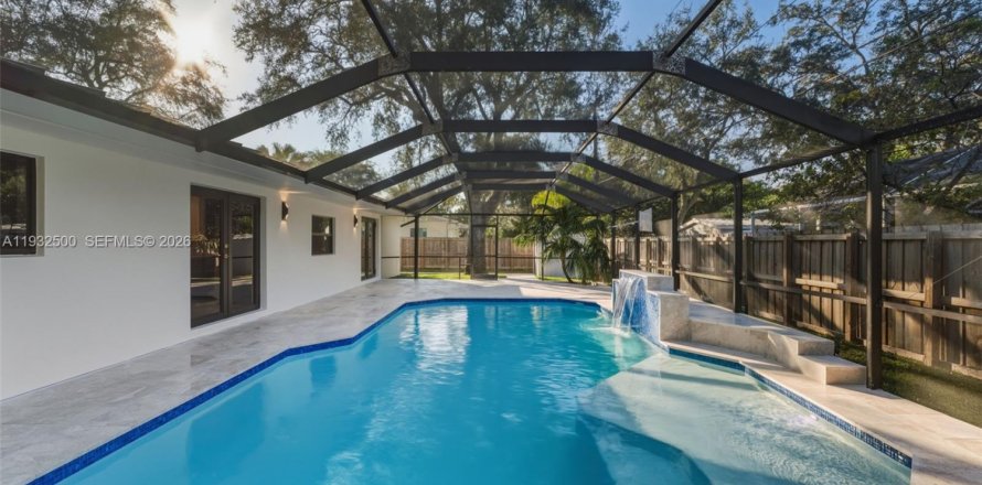 Villa ou maison à Palmetto Bay, Floride 4 chambres, 213.68 m2 № 1996852