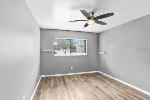 Condo in Tampa, Florida, 1 bedroom  № 1916867 - photo 9