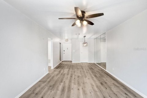 Condo in Tampa, Florida, 1 bedroom  № 1916867 - photo 6