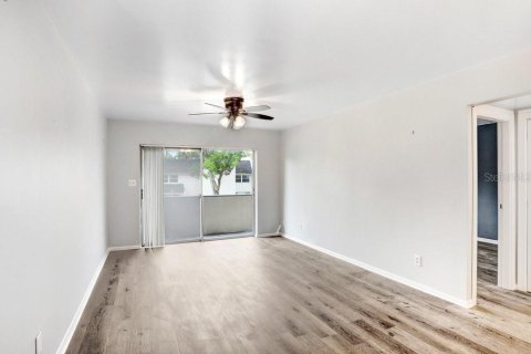 Condo in Tampa, Florida, 1 bedroom  № 1916867 - photo 5