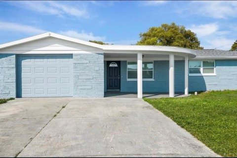 House in Holiday, Florida 4 bedrooms, 105.91 sq.m. № 1907363 - photo 2