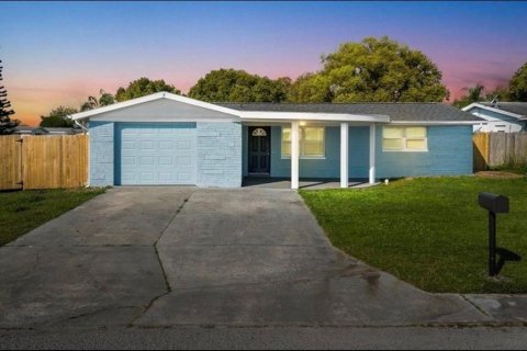 House in Holiday, Florida 4 bedrooms, 105.91 sq.m. № 1907363 - photo 4