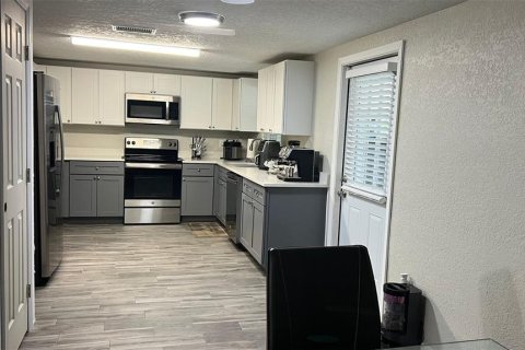 House in Holiday, Florida 4 bedrooms, 105.91 sq.m. № 1907363 - photo 15