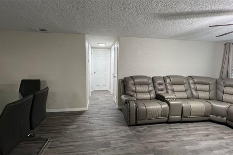 House in Holiday, Florida 4 bedrooms, 105.91 sq.m. № 1907363 - photo 10