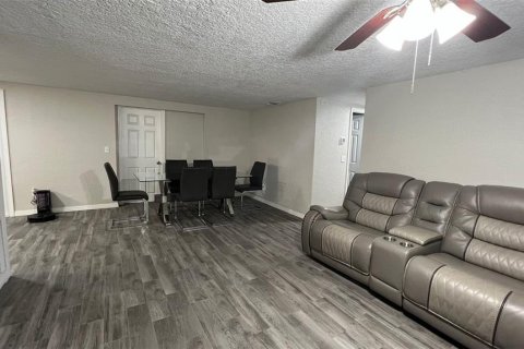 House in Holiday, Florida 4 bedrooms, 105.91 sq.m. № 1907363 - photo 9