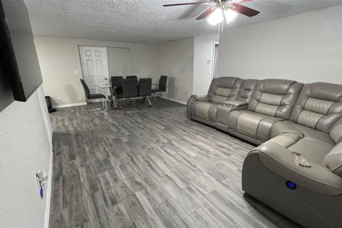House in Holiday, Florida 4 bedrooms, 105.91 sq.m. № 1907363 - photo 6