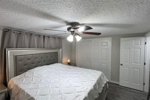 House in Holiday, Florida 4 bedrooms, 105.91 sq.m. № 1907363 - photo 23