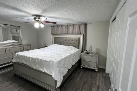 House in Holiday, Florida 4 bedrooms, 105.91 sq.m. № 1907363 - photo 30