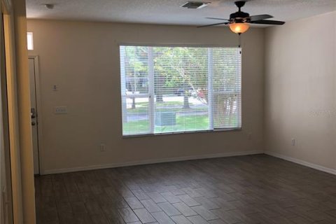 Townhouse in Valrico, Florida 2 bedrooms, 104.98 sq.m. № 1893996 - photo 2