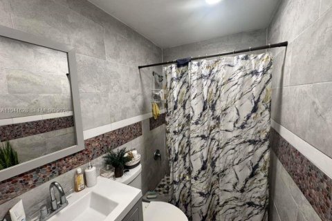 Propiedad comercial en venta en Miramar, Florida, 219.9 m2 № 1999326 - foto 17