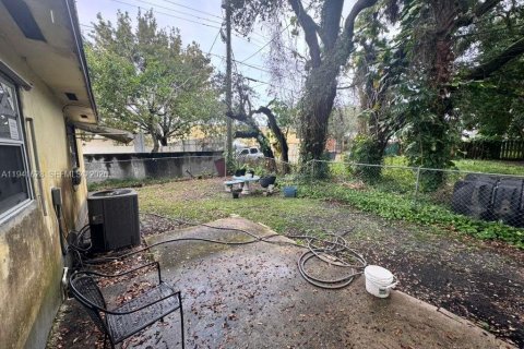 Propiedad comercial en venta en Miramar, Florida, 219.9 m2 № 1999326 - foto 28