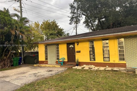 Propiedad comercial en venta en Miramar, Florida, 219.9 m2 № 1999326 - foto 3