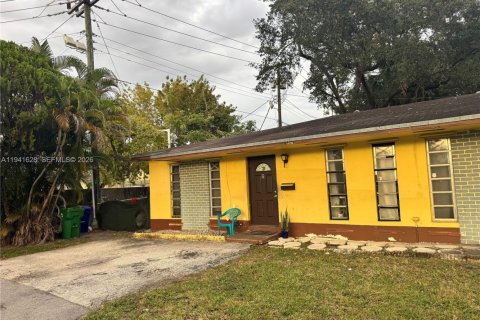 Propiedad comercial en venta en Miramar, Florida, 219.9 m2 № 1999326 - foto 4