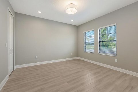 House in Bradenton, Florida 3 bedrooms, 301.37 sq.m. № 1880656 - photo 4