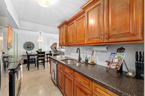 Copropriété à vendre à Treasure Island, Floride: 2 chambres, 115.2 m2 № 2106949 - photo 12