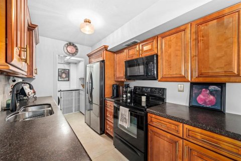 Copropriété à vendre à Treasure Island, Floride: 2 chambres, 115.2 m2 № 2106949 - photo 11