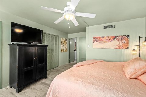Copropriété à vendre à Treasure Island, Floride: 2 chambres, 115.2 m2 № 2106949 - photo 17