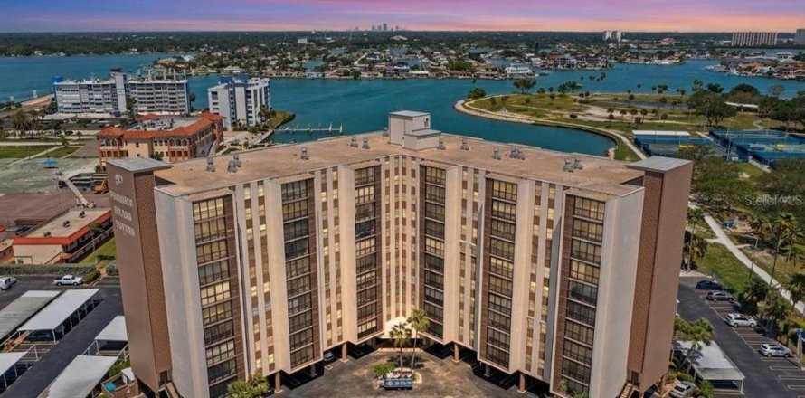 Condo à Treasure Island, Floride, 2 chambres № 2106949