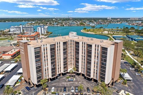Copropriété à vendre à Treasure Island, Floride: 2 chambres, 115.2 m2 № 2106949 - photo 24