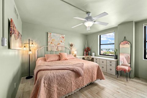 Copropriété à vendre à Treasure Island, Floride: 2 chambres, 115.2 m2 № 2106949 - photo 16