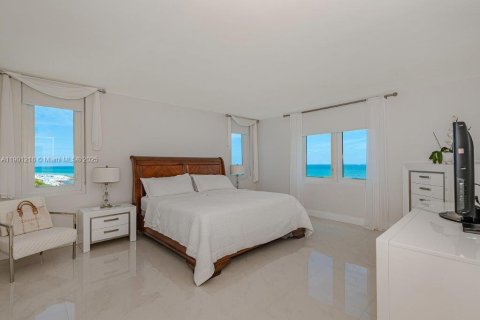 Снять в аренду кондоминиум в Майами-Бич, Флорида 2 спальни, 137.5м2, № 1952330 - фото 15