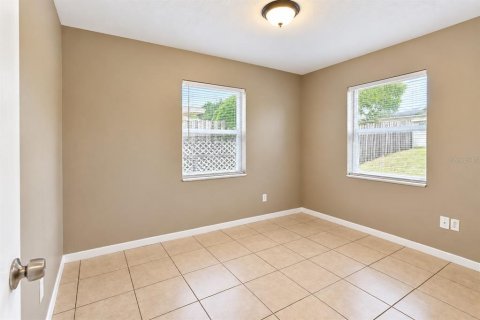 Villa ou maison à louer à Spring Hill, Floride: 2 chambres, 92.9 m2 № 2418757 - photo 15