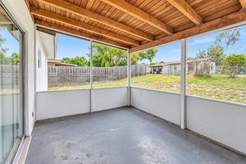 Villa ou maison à louer à Spring Hill, Floride: 2 chambres, 92.9 m2 № 2418757 - photo 21