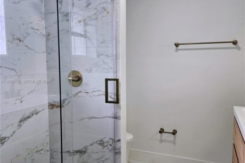 House in Miami, Florida 3 bedrooms, 131.92 sq.m. № 2022226 - photo 12