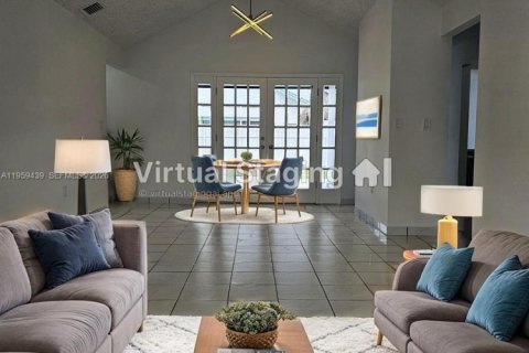 House in Miami, Florida 3 bedrooms, 131.92 sq.m. № 2022226 - photo 7