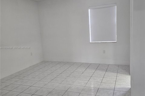 House in Miami, Florida 3 bedrooms, 131.92 sq.m. № 2022226 - photo 27