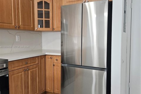 House in Miami, Florida 3 bedrooms, 131.92 sq.m. № 2022226 - photo 25