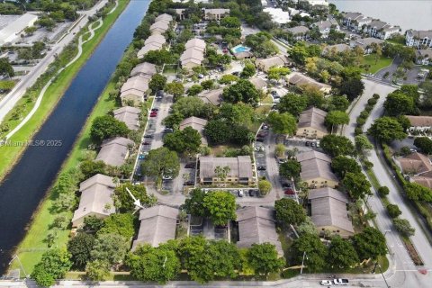 Condo in Oakland Park, Florida, 2 bedrooms  № 2081691 - photo 18
